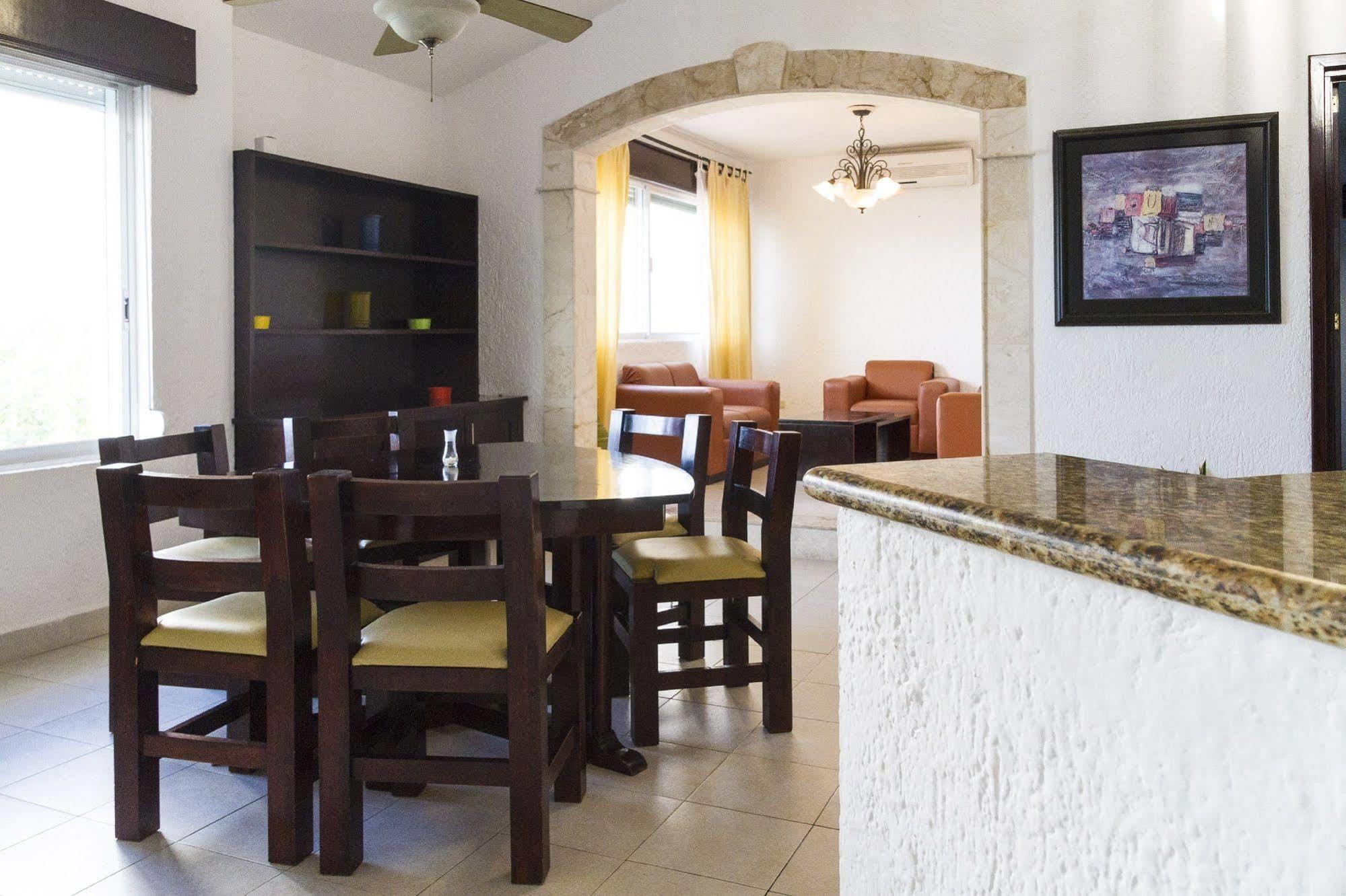 Las Gaviotas Hotel & Suites Cancun Exterior photo